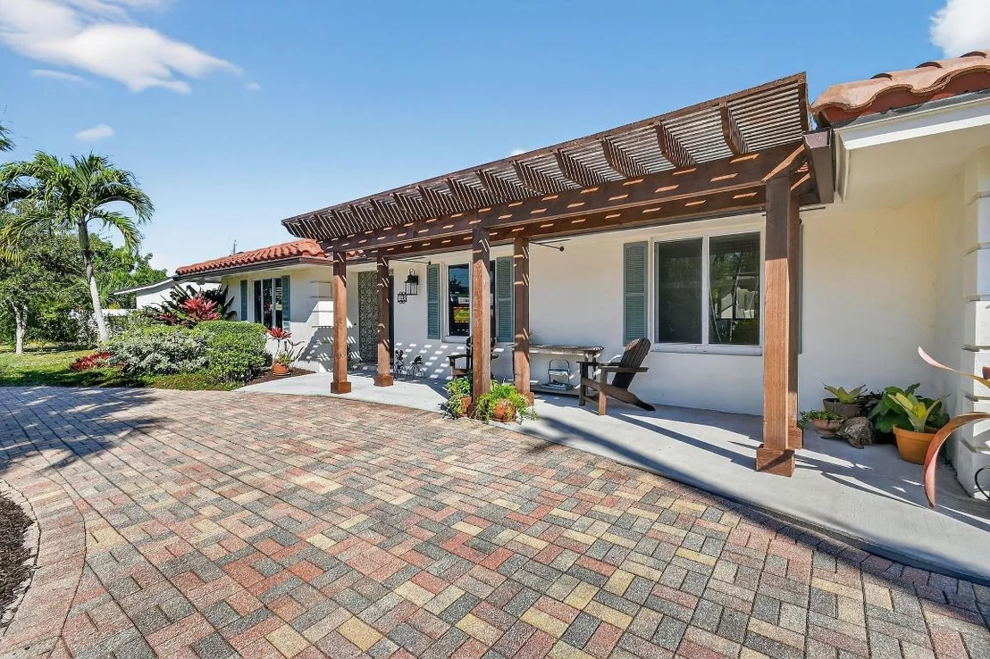 Photo of 198 Golfview Drive