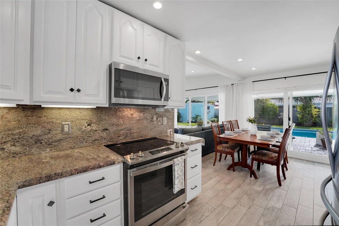 Photo of 17 SE 9th Avenue