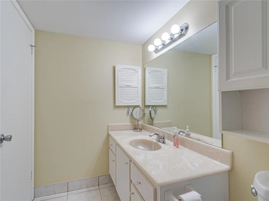 Photo of Unit B1 at 1903 Bermuda Circle