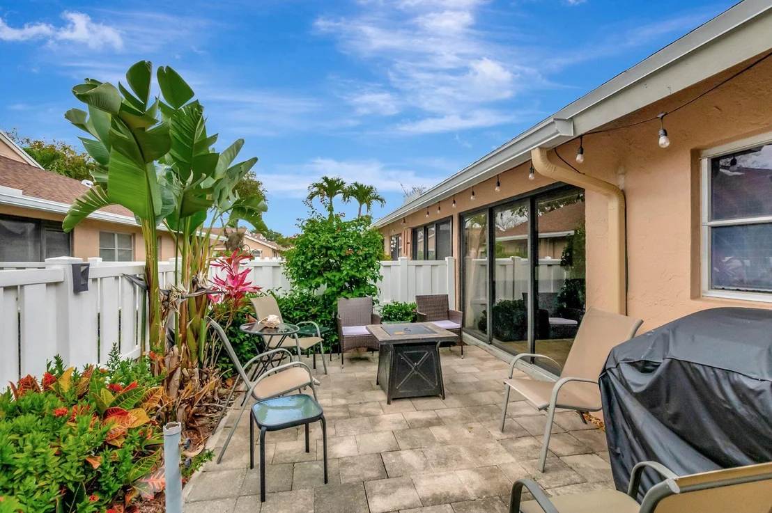 Photo of Unit C at 8081 Springtree Road