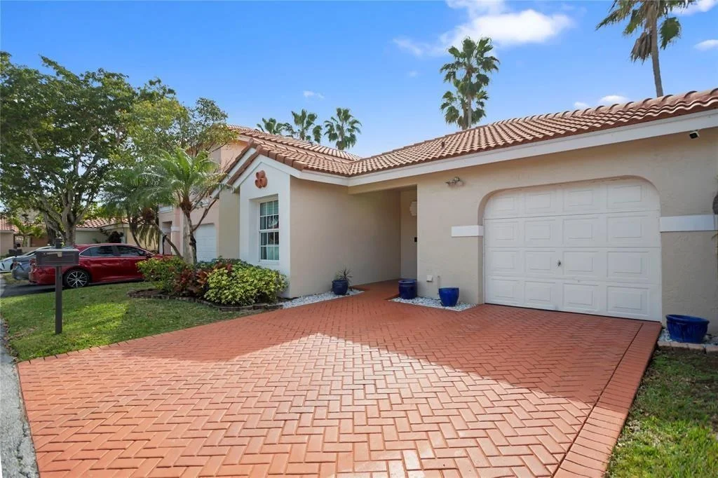 Photo of 1230 Garden Road