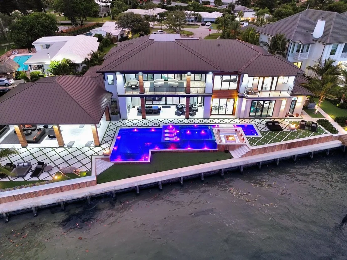 Photo of 712 Lakeside Circle