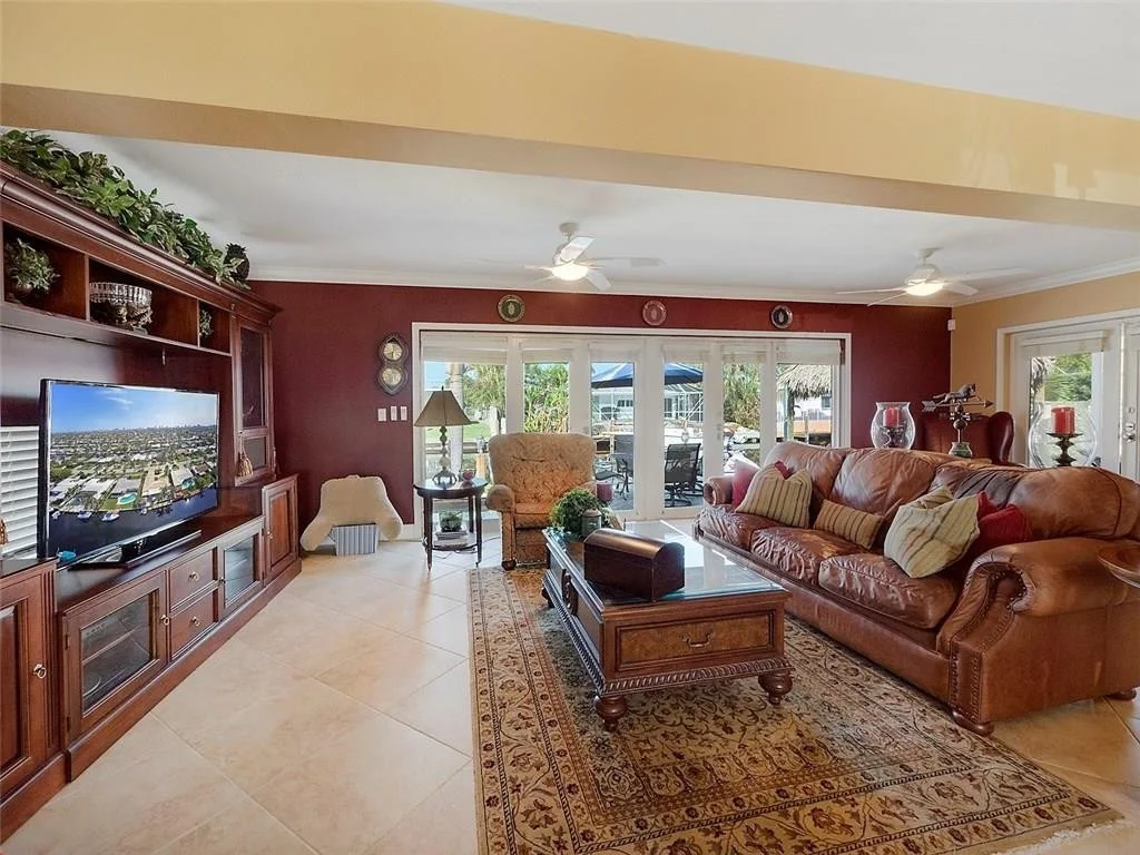 Photo of 821 SE 5th Avenue