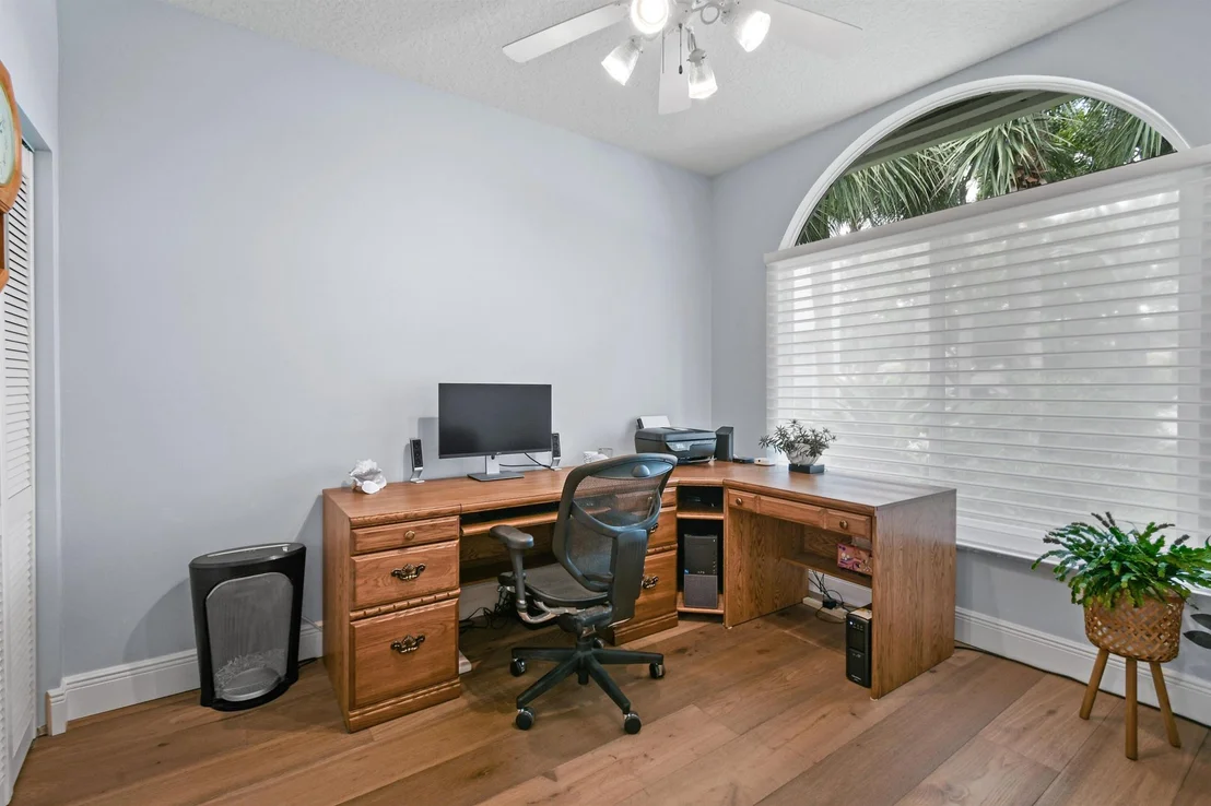 Photo of 274 Crane Point N