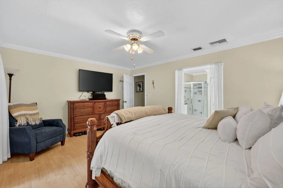 Photo of 5565 American Circle