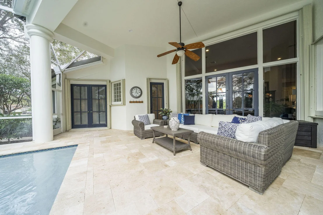 Photo of 1 SE Loggerhead Lane