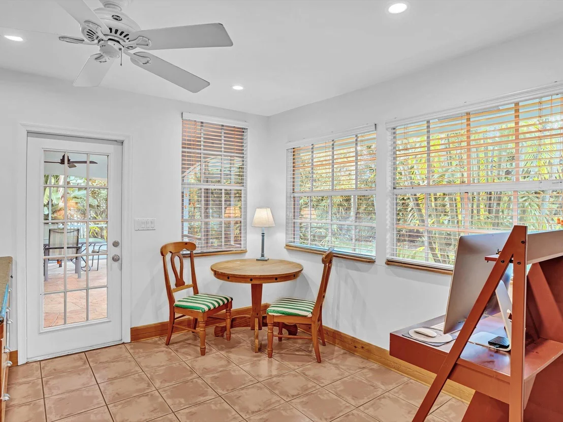 Photo of 3204 Lakeview Drive