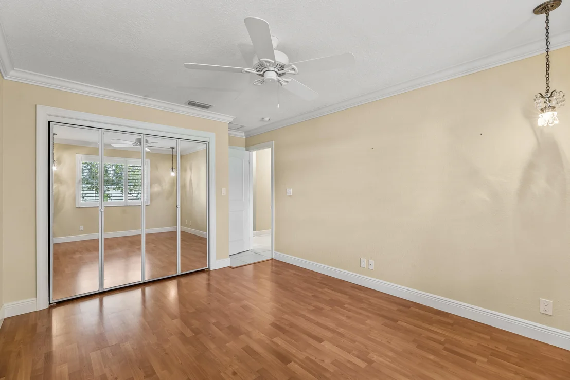 Photo of 3210 Lakeview Drive