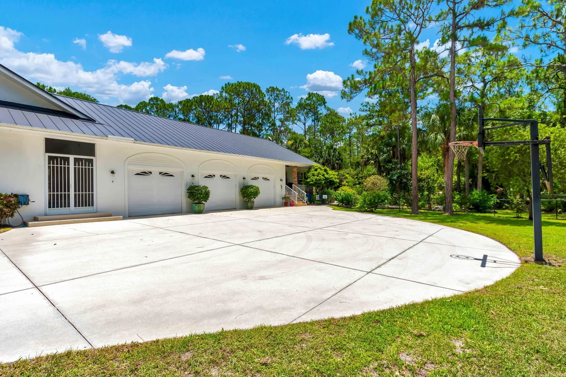 Photo of 9266 Oak Hammock Lane