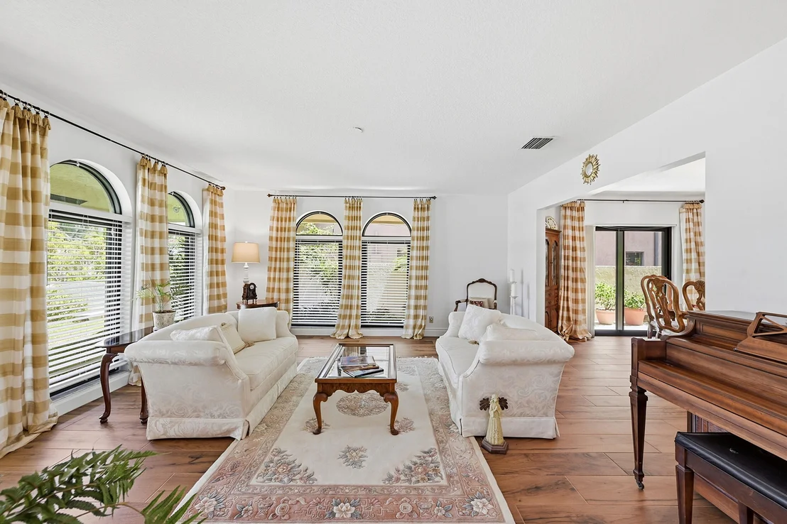 Photo of 370 SE 13th Avenue