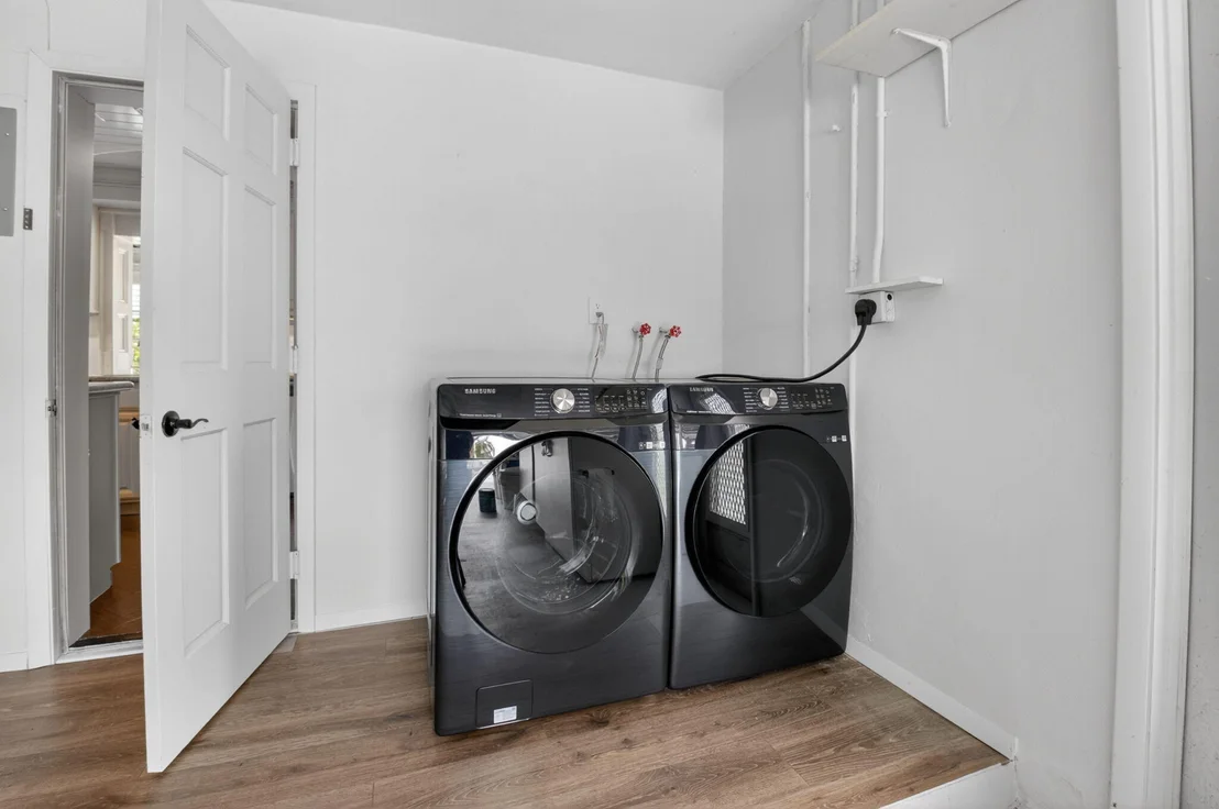 Photo of 105 NW 8TH Place