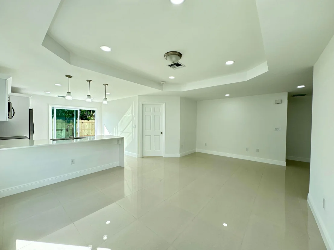 Photo of 4930 Biscayne Drive