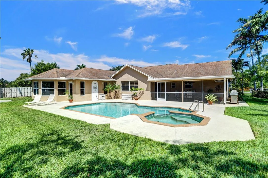 Photo of 1300 Cormorant Road