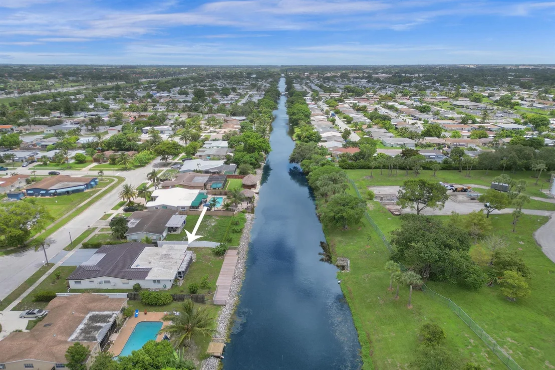 Photo of 802 NW 69th Terrace