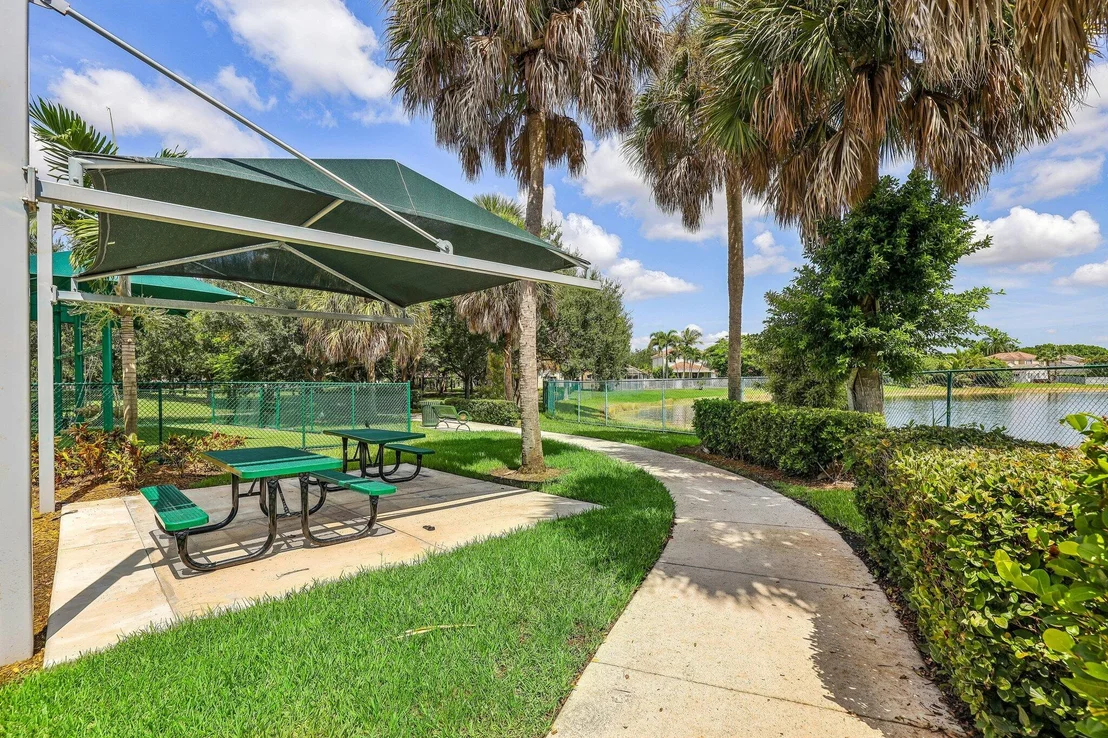 Photo of 762 Heritage Drive