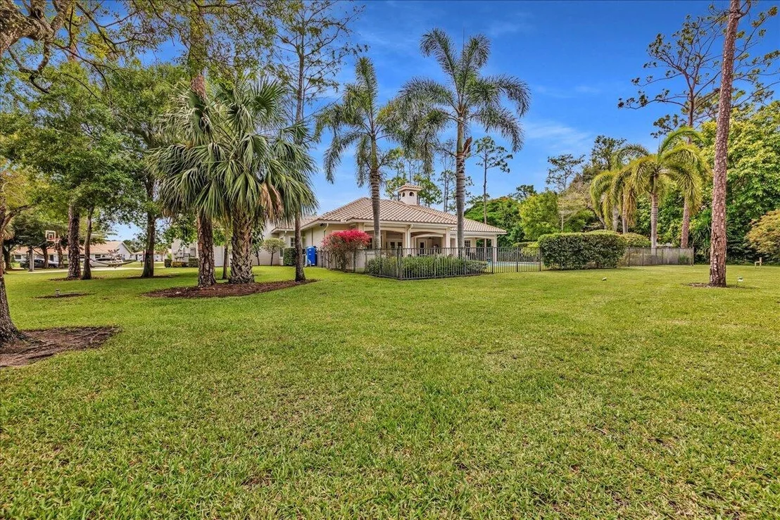 Photo of 378 Squire Drive