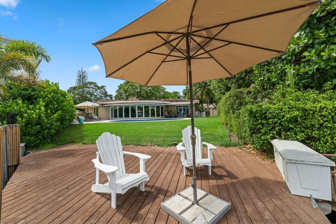 Photo of 910 Banyan Drive