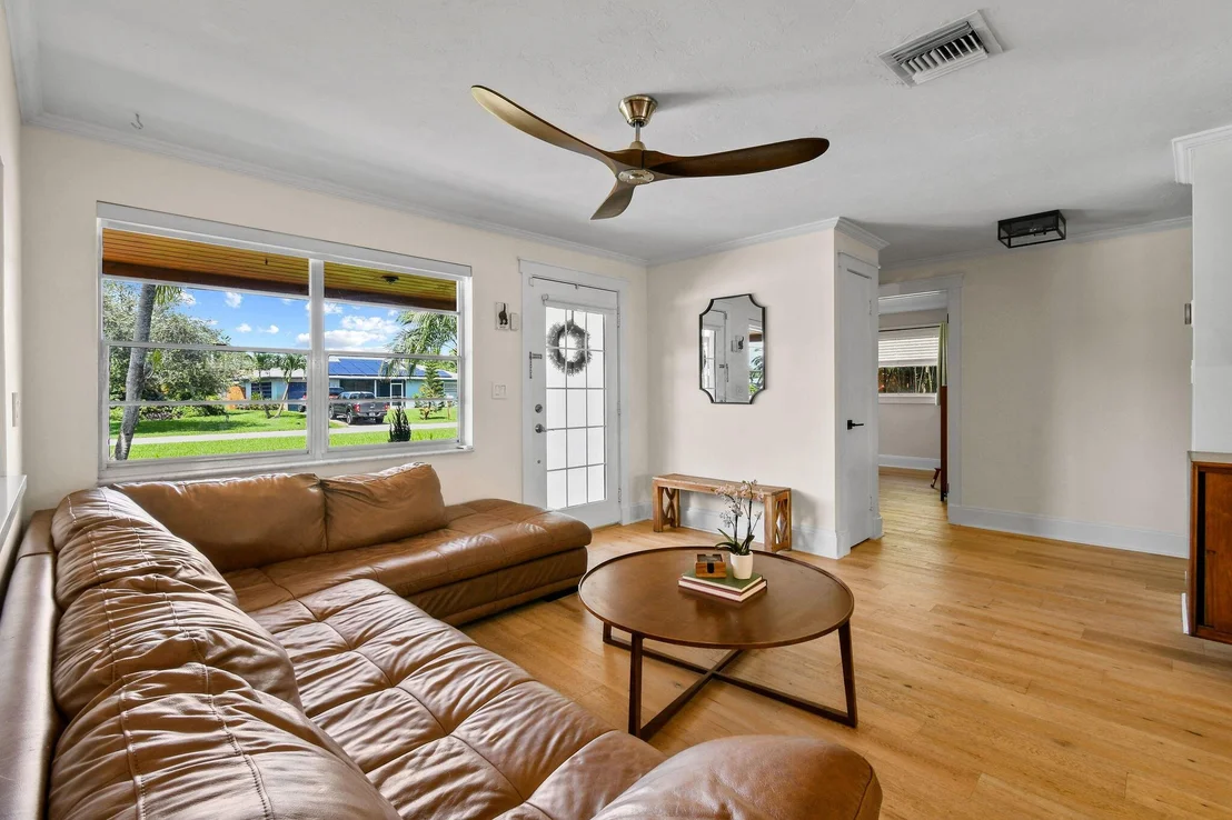 Photo of 20 Windsor Road E