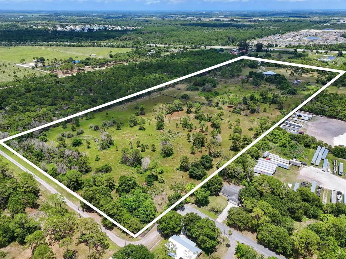 Photo of 425 N FFA Road