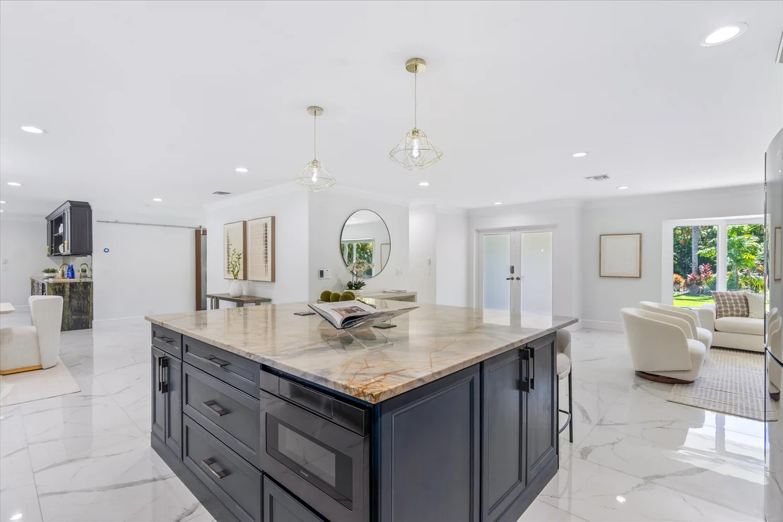 Photo of 7647 Lawrence Road