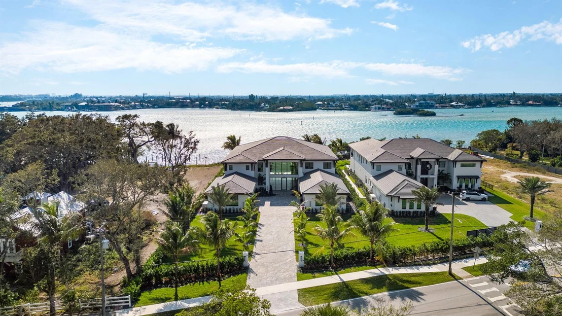 Photo of 88 W Riverside Drive