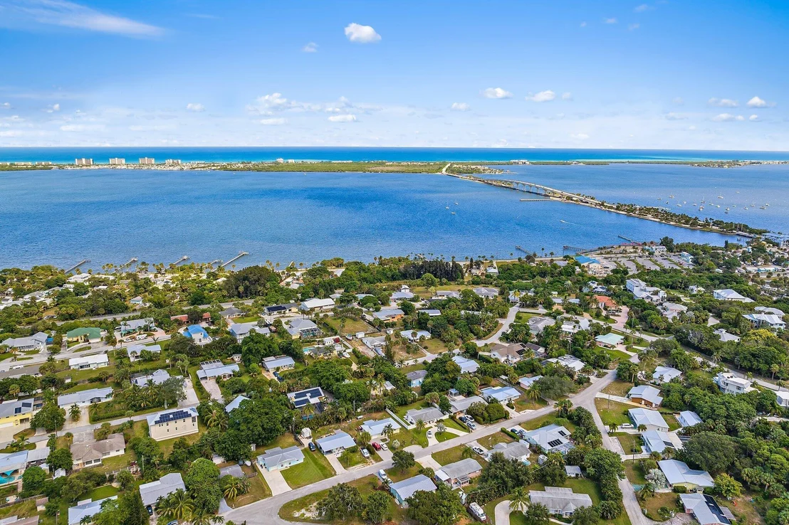 Photo of 4166 NE Sunset Drive