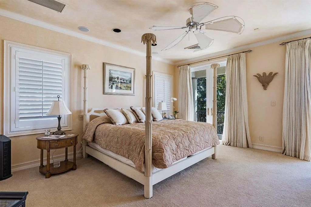 Photo of 719 N Ocean Boulevard