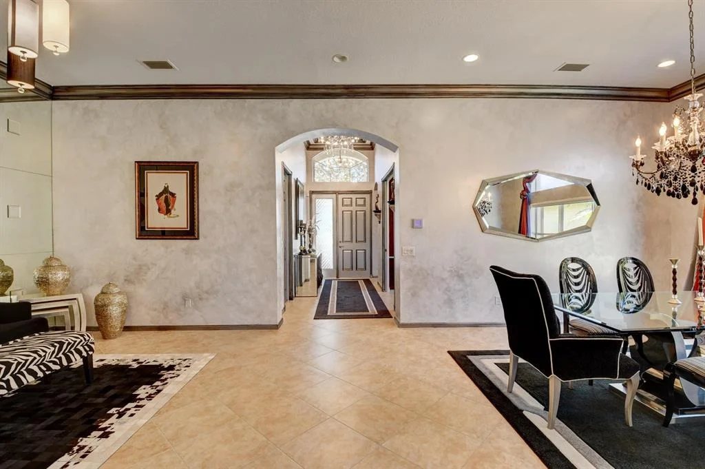 Photo of 7204 Twin Falls Drive