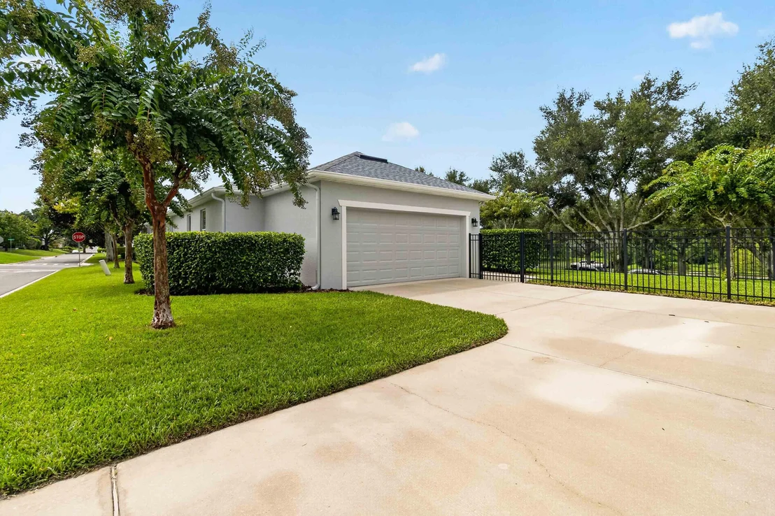Photo of 2071 RAFTON Road
