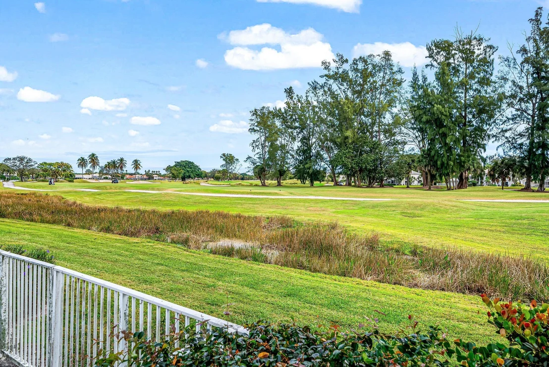 Photo of 230 Eagleton Estate Boulevard