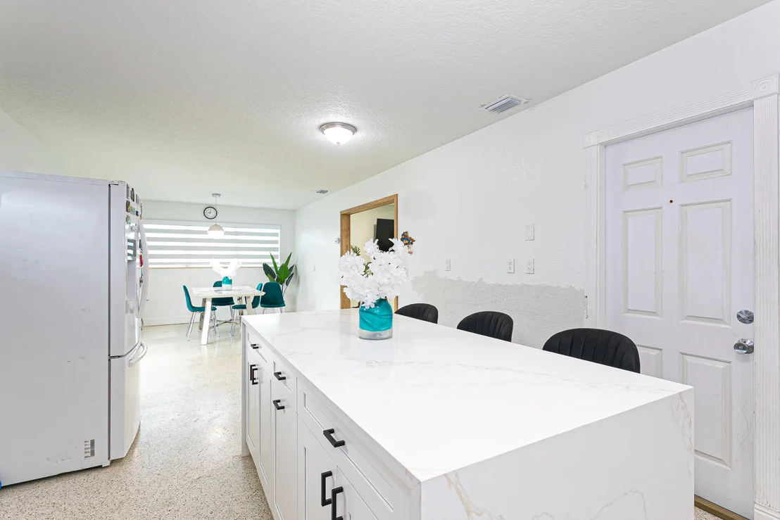 Photo of 2395 Edgewater Drive