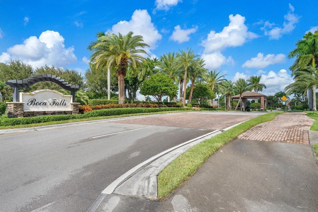 Photo of 12811 Hyland Circle