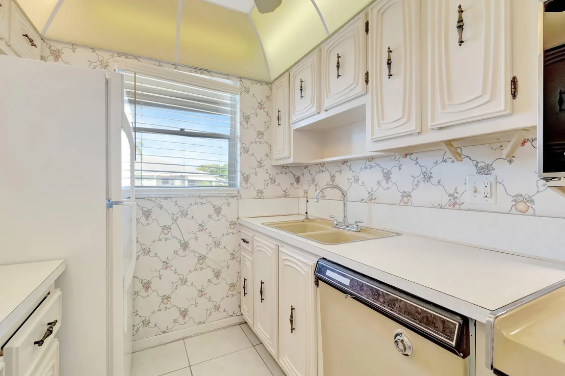 Photo of Unit A at 955 Circle Drive