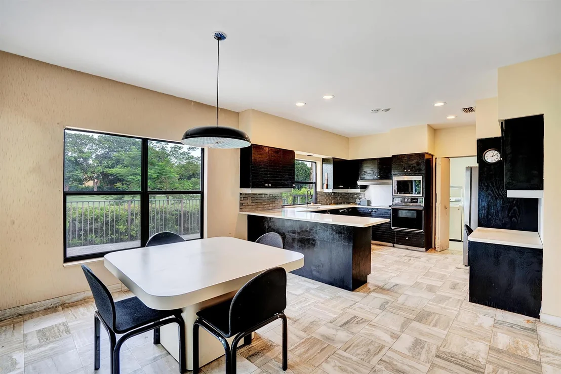Photo of 3899 Live Oak Boulevard