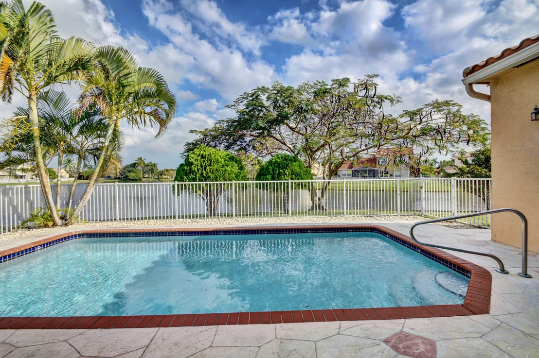 Photo of 18590 Serena Pointe Lane