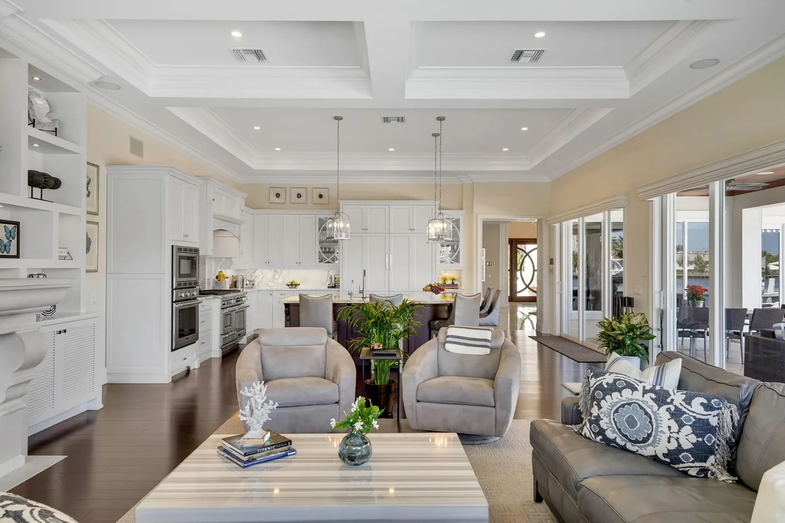 Photo of 975 Banyan Drive