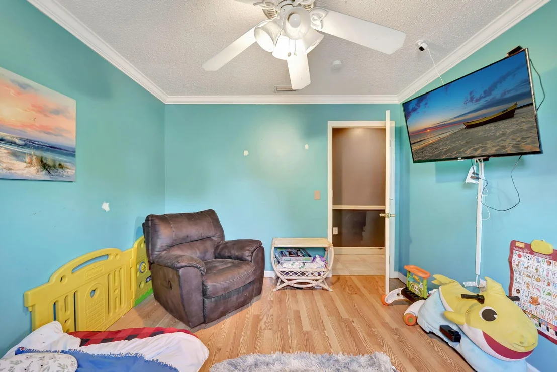 Photo of 5903 Sunset Boulevard