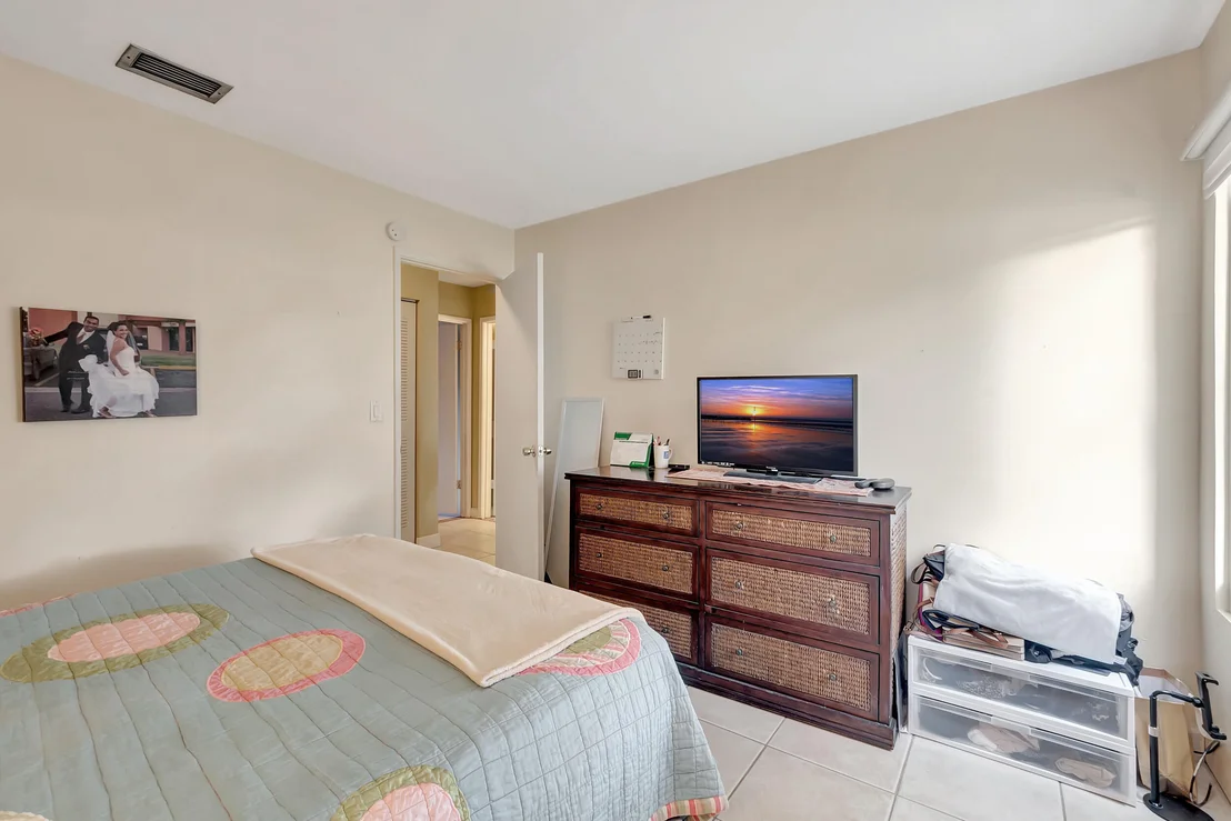 Photo of 9873 Robins Nest Road