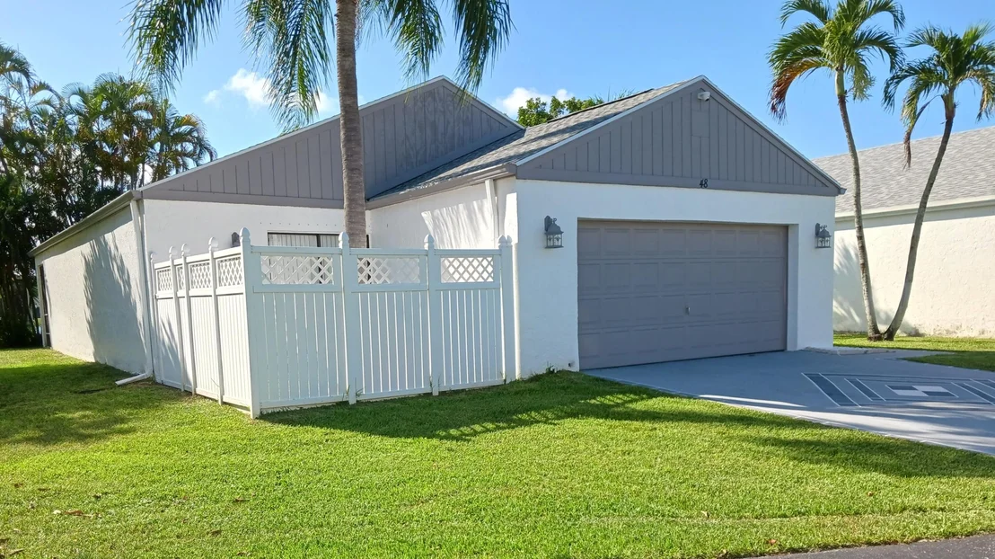 Photo of 48 BUXTON Lane