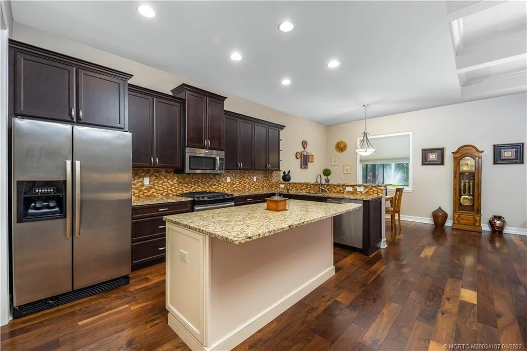 Photo of 2431 NW Hummingbird Circle