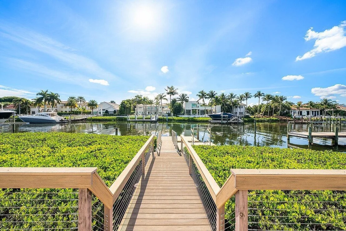 Photo of 215 Island Drive