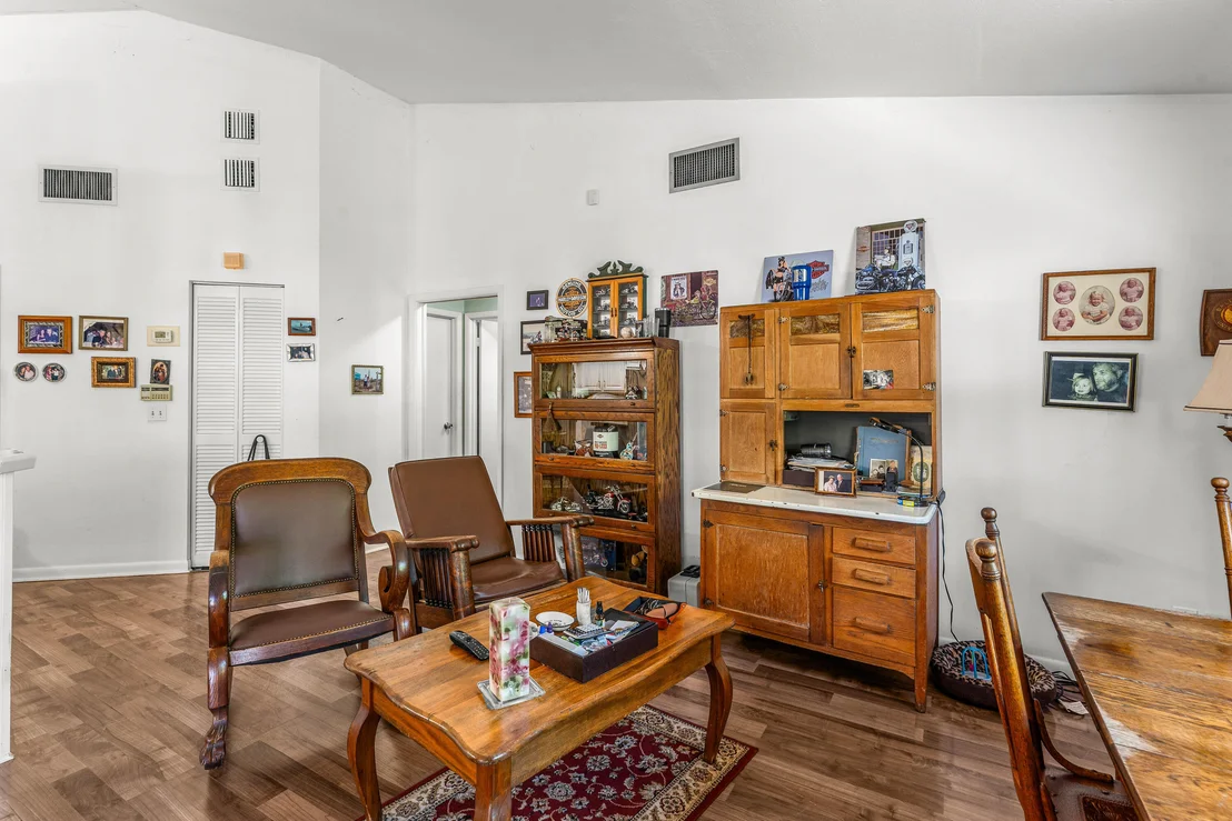 Photo of 4153 Russell Street