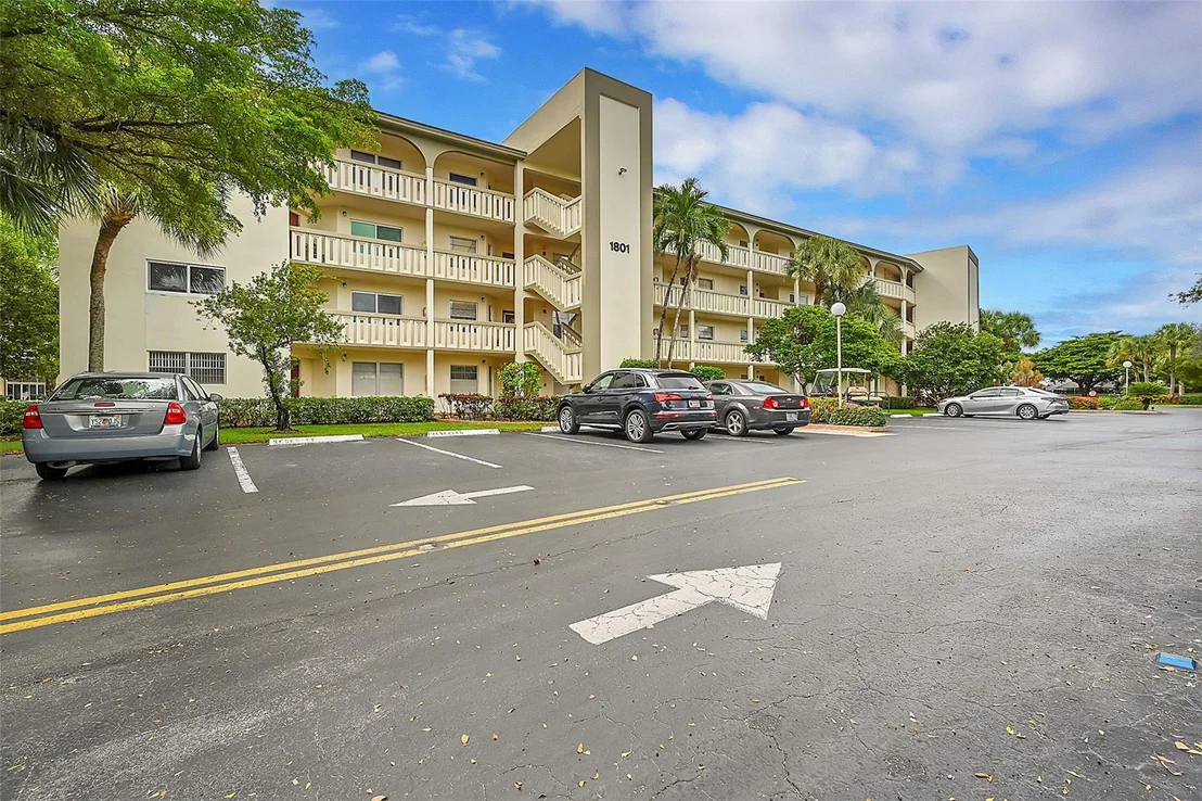 Photo of Unit E4 at 1801 Eleuthera Point