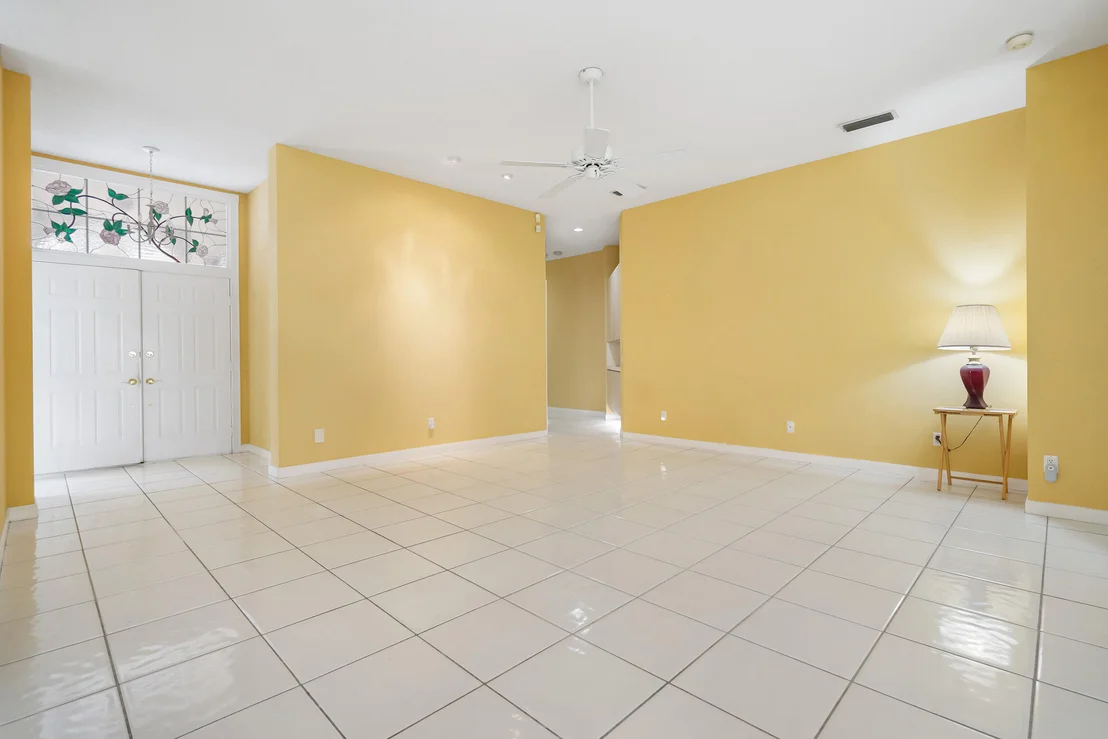 Photo of 156 Hampton Circle