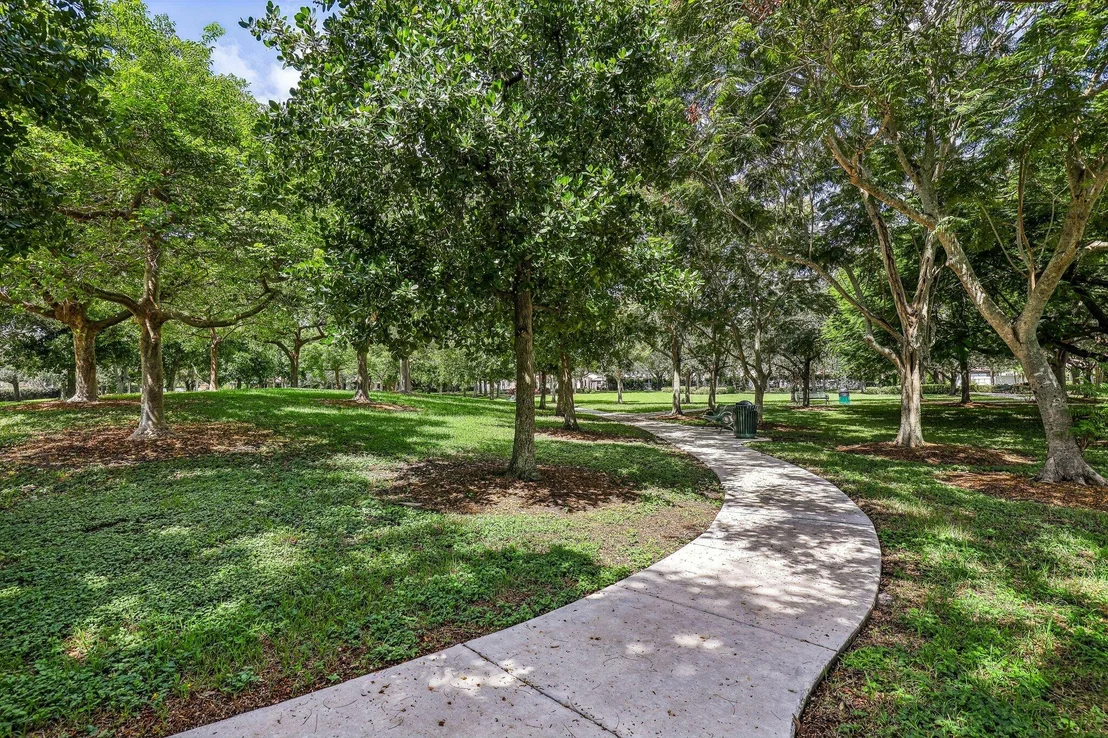 Photo of 762 Heritage Drive