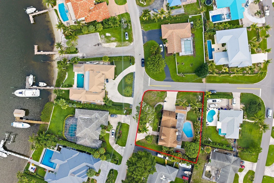 Photo of 88 River Drive