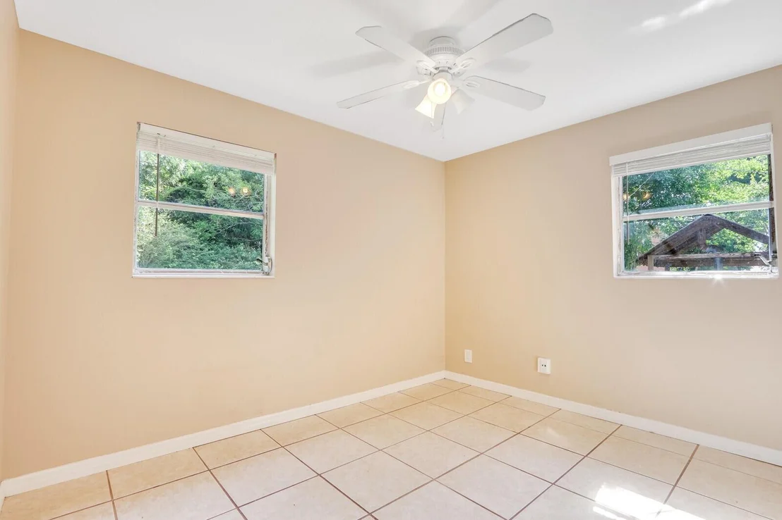 Photo of 809 Poplar Drive
