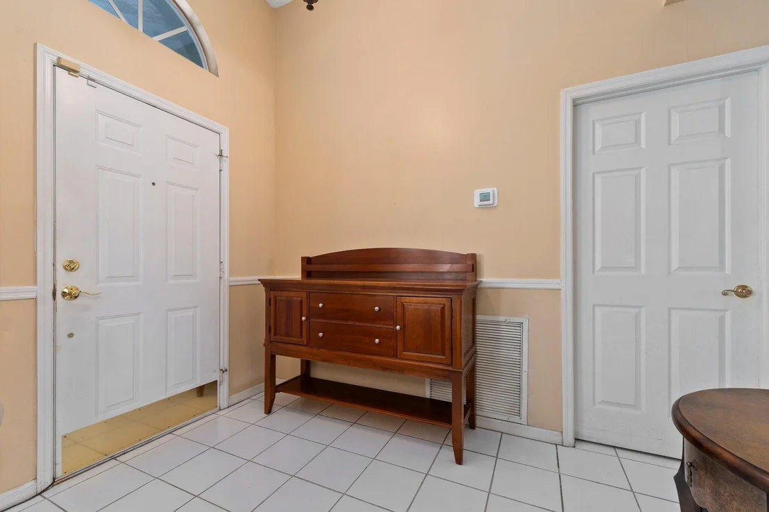 Photo of 6875 Bronte Circle