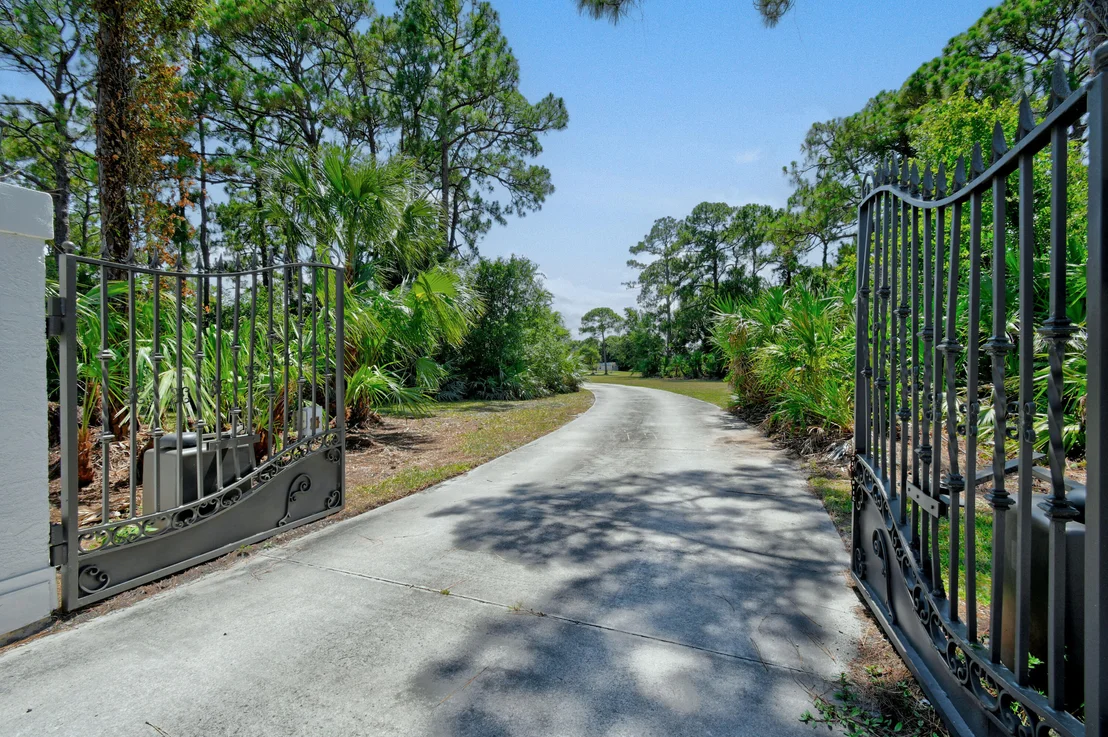 Photo of 425 N FFA Road
