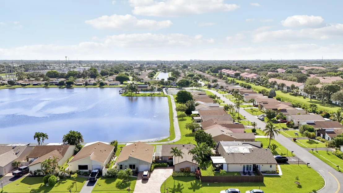 Photo of 5481 Mirror Lakes Boulevard